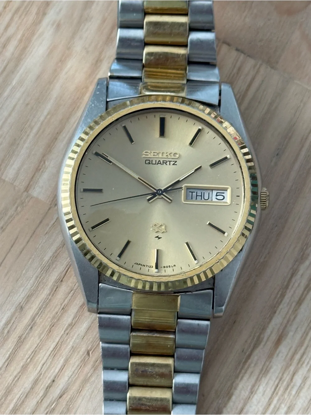 Seiko SQ Presidential Vintage Mens Watch Two-Tone Bracelet Case Date New Crystal